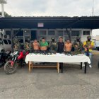Un operativo militar ejecutado en el sector de Jauneche, provincia de Los Ríos, permitió la captura de cuatro supuestos integrantes de Los Fatales.