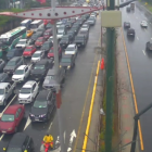 Caos vehicular en Samborondón este 13 de enero debido a siniestros bajo la lluvia.