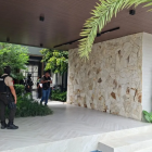 Tres viviendas lujosas fueron allanadas por la Policía Nacional en la urbanización La Península, ubicada en la isla Mocolí,