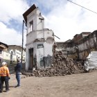 El Centro de Operaciones de Emergencia Metropolitano se activó tras el derrumbe de la casa patrimonial en La Tola.