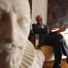 Proaño Arandi ejerció como diplomático de carrera en Colombia, Cuba, Albania, Nicaragua, Costa Rica, El Salvador y Argentina.