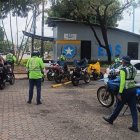 Operativo de la ATM y Segura EP deja multa de $241 a vehículo sin placas en Guayaquil.