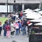 1. Presidencia. Los propietarios de los locales de los bajos de Carondelet llevan dos años con sus negocios cerrados. Esperan una respuesta sobre su solicitud la próxima semana.