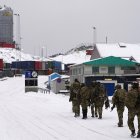 Soldados daneses llegan a Groenlandia para reforzar la seguridad.