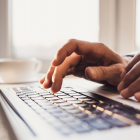 Para afiliarse voluntariamente requiere cumplir requisitos básicos de edad, nacionalidad y aportes mensuales.