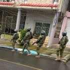 Los militares patrullan las calles de Durán en vehículos, pero también a pie. Es la disposición gubernamental para reducir la criminalidad en este cantón.