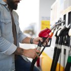 La caída del precio del crudo WTI, el uso de etanol y la capacidad instalada en las refinerías del país norteamericano influyen en el nuevo costo de la gasolina en EE.UU.