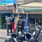 Tras el crimen de un guardia, la Policía intensificó los operativos a motocicletas en Quito.