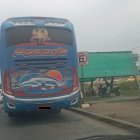 Los buses interprovinciales e intercantonales ya no pueden recoger ni dejar pasajeros en los pasos peatonales de la vía a la costa.