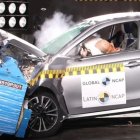 Con los nuevos protocolos, se evaluará la seguridad de los adultos en la fila trasera, lo que impulsará mejoras en cinturones con pretensores y limitadores de carga.