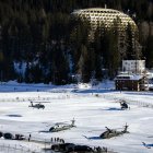 El helicóptero Marine One que lleva al presidente de EE.UU., Donald Trump,al llegar a la 56ª reunión anual del Foro Económico Mundial en Davos (Suiza).