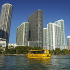 Fotografía cedida por la Ciudad de Miami Beach que muestra un taxi acuático en Miami (EE.UU.)