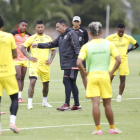 Barcelona ya entrena bajo el mando de César Farías.