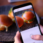 Referencial.En tiempos de IA hiperrealista, Instagram apuesta por lo espontáneo como nuevo símbolo de autenticidad.