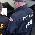 Agentes del ICE han intensificado los operativos contra migrantes indocumentados en Estados Unidos.