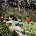 El levantamiento de cadáveres se ha vuelto común en el país. En el malecón de la parroquia Santa Rosa, en Salinas, asesinaron a un hombre apodado El Negro.