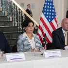 La canciller, Gabriela Sommerfeld, dio detalles de la reunión con Joseph Humire, subsecretario de Defensa de Estados Unidos (i).