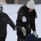 Ciudad Juárez amanece bajo un manto blanco mientras la nieve y el frío extremo, con temperaturas de hasta -6 °C, transforman la frontera norte en un paisaje invernal poco habitual.