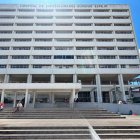 Trabajadores del Hospital Eugenio Espejo denuncian sueldos impagos y falta de limpieza.