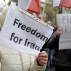 Manifestantes participan en una marcha pacífica en apoyo al pueblo iraní, en Lisboa, Portugal, el 25 de enero de 2026.