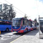 Concejal Wilson Merino denuncia presunto peculado en compra de trolebuses eléctricos en Quito.