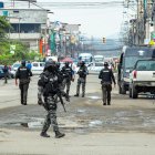 Miembros del Grupo de Intervención y Rescate (GIR), de la Policía Nacional, se movilizaron el 25 de enero de 2026 a la ciudadela El Recreo, en Durán, por una amenaza de bomba, que fue descartada.