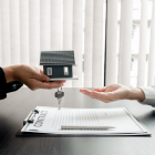 Gobierno anuncia tasa de interés más bajo.