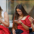 Tres gigantes tecnológicos enfrentan juicio en California por el impacto de sus redes en la salud mental juvenil.