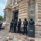 La policía resguarda las instalaciones de la Escuela de la función Judicial tras amenaza de explosivos.