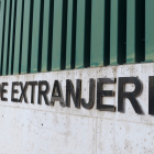 Exterior de la Oficina de Extranjería en España, donde se gestionan trámites migratorios