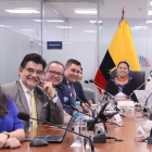 Legisladores escuchan el rechazo de Chávez a las acciones judiciales en su contra.