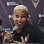 El delantero brasileño Deyverson fue presentado como nuevo refuerzo de LDU.