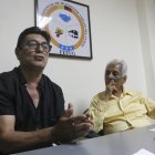 Oswaldo Guamán (i) y Ricardo Onofre, dirigentes gremiales de transporte.