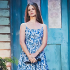 Lana Del Rey interpretando canciones en vivo.