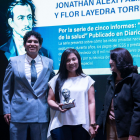 Jonathan Palma y Flor Layedra reciben el premio Eugenio Espejo.