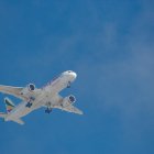 El vuelo AA2259 de American Airlines, que despegó desde Miami con destino a Quito, declaró una emergencia en pleno trayecto y debió retornar a Estados Unidos.