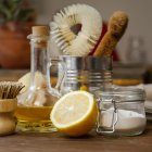 Aprende a limpiar tu hogar de manera sostenible. Te presentamos 5 ingredientes naturales