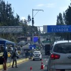 El paso del transporte pesado por el puente internacional de Rumichaca se redujo, tras la entrada en vigencia de la tasa de seguridad del 30 %.