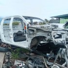 Vehículos desmantelados fueron encontrados en el centro de acopio utilizado por la banda delictiva en Rumiñahui.