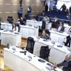 La sesión del Concejo Metropolitano fue suspendida por falta de quórum mientras se analizaba la erosión del río Monjas.