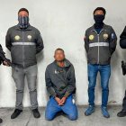 Tres sospechosos de la organización criminal Los Lobos fueron detenidos por la Dinased tras un operativo policial en El Quinche, al noreste de Quito.