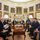 El presidente de Colombia, Gustavo Petro  junto a su homólogo de Estados Unidos, Donald Trump en la Casa Blanca.