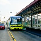 La troncal 4, del sistema de transporte masivo Metrovía, conecta el suburbio de Guayaquil con el centro de la ciudad.