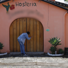 Un encargado de la hostería dijo que no había atención.