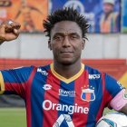 Roberto Ordoñez, delantero ecuatoriano que refuerza al Deportivo Quito en 2026.