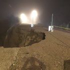 La vía Cuenca- Girón- Pasaje está cerrada por un socavón en el kilómetro 49.