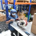 El Crédito Emprende Violeta está dirigido a mujeres emprendedoras de Ecuador.