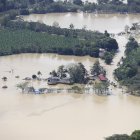 Fotografía que muestra una zona afectada este jueves por inundaciones en zona rural del sur del departamento de Córdoba (Colombia).