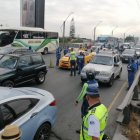 Agentes en un control de tránsito en Guayaquil.