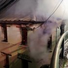 Incendio en el Centro Histórico de Quito obligó al cierre temporal de la calle Valparaíso